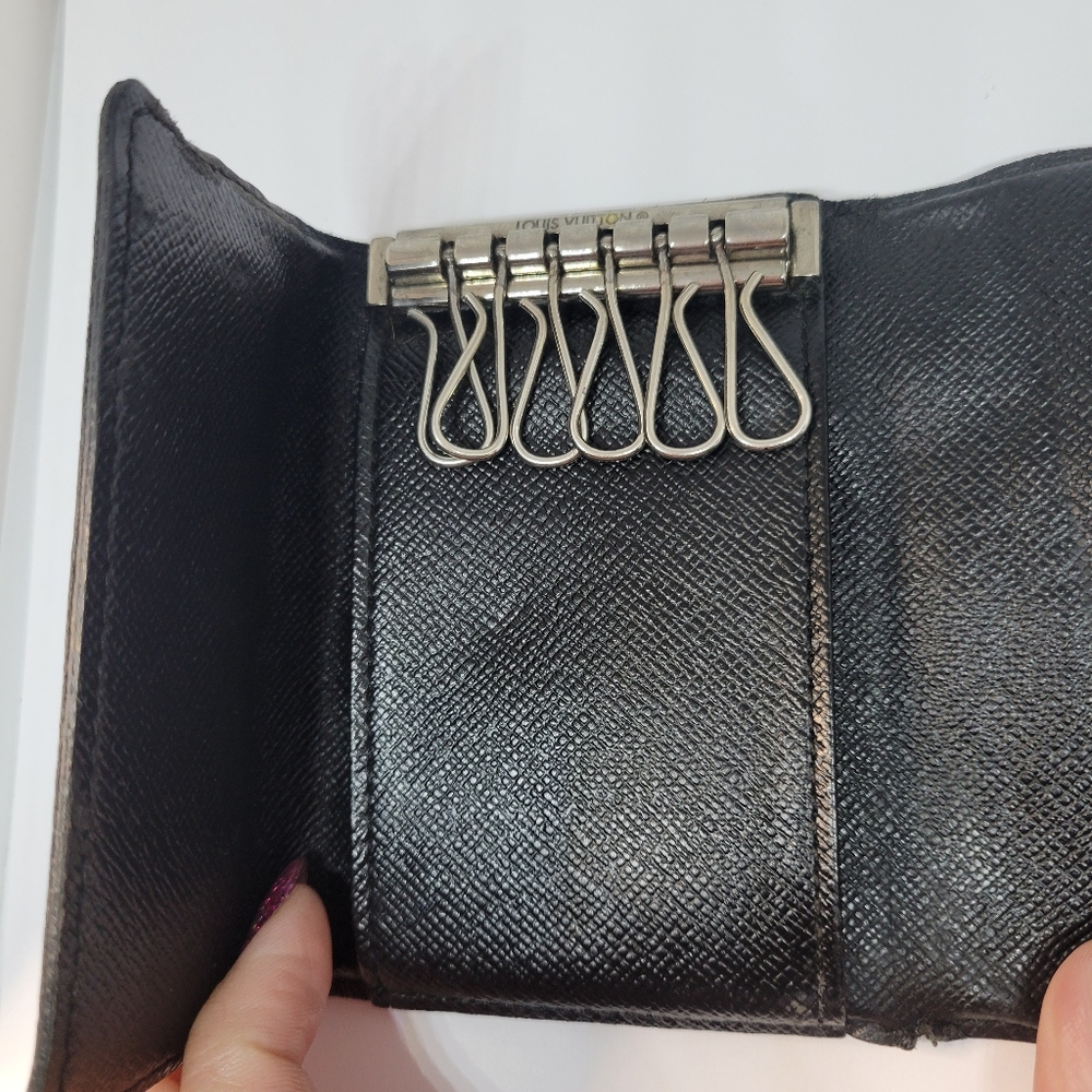 Louis Vuitton Damier Key Case/Holder - Picture 7 of 12
